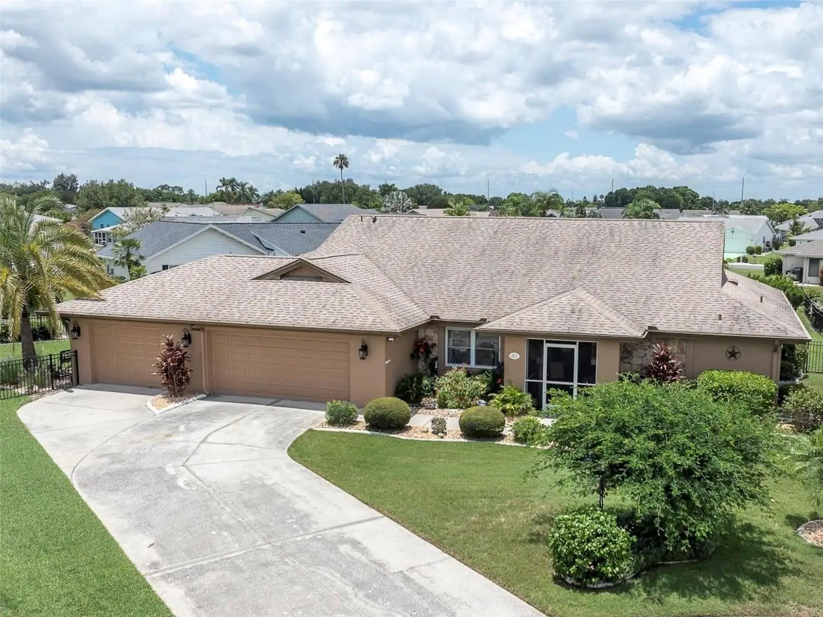 301 Thorn Hill Place, FL