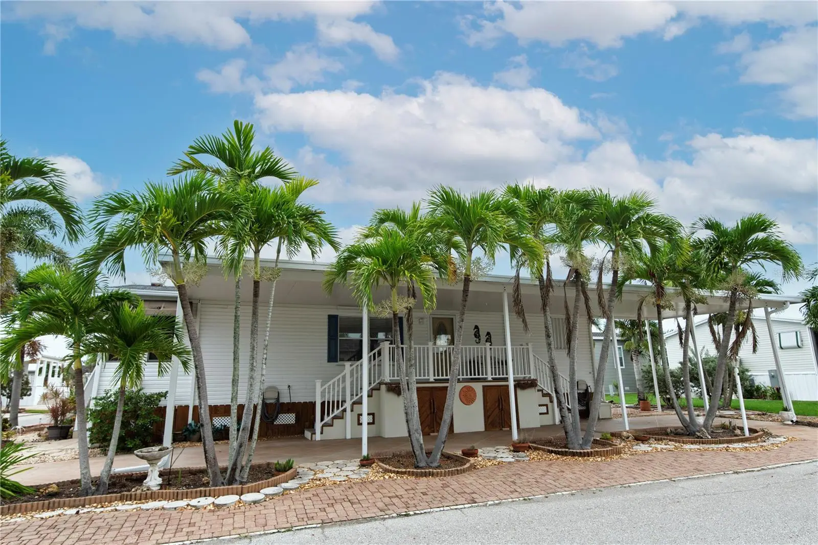 29 Amsterdam Avenue, FL