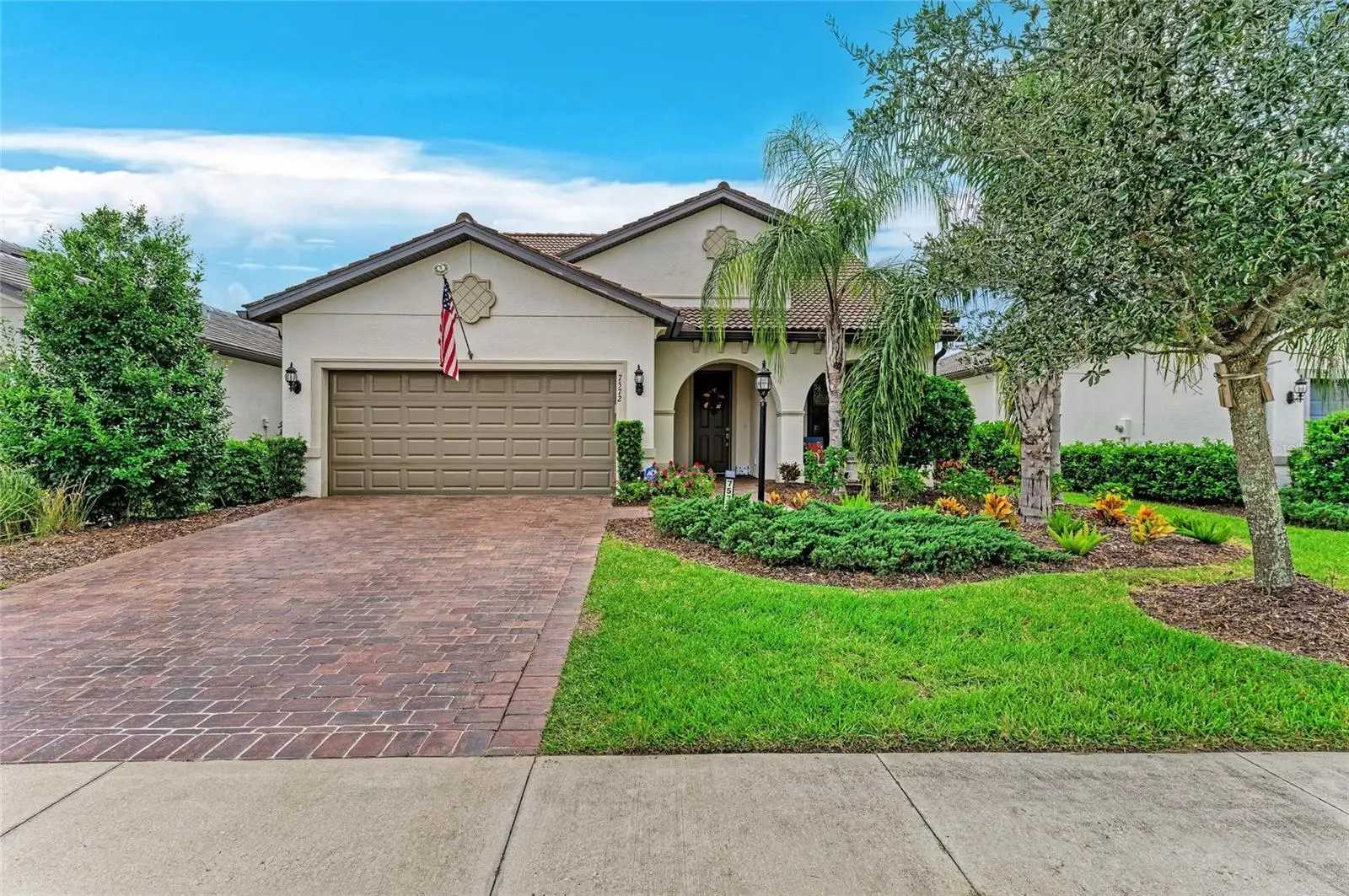 7572 Viola Loop, FL
