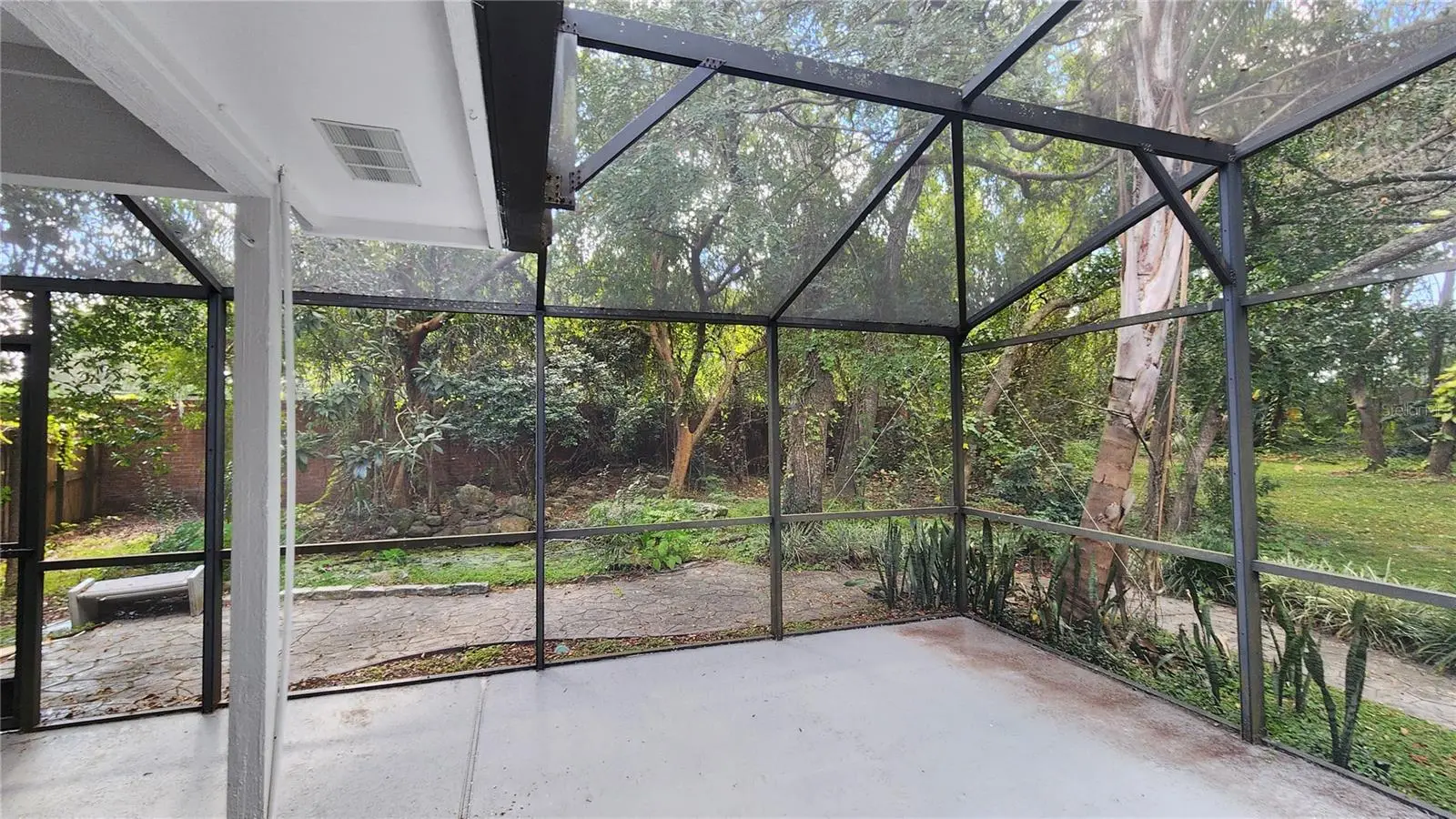 300 Sun Oaks Court, FL