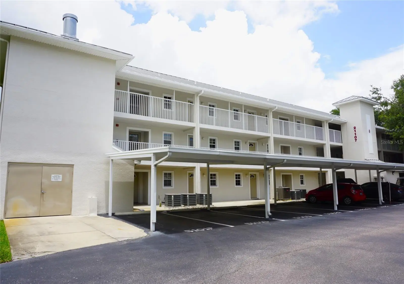 21107 Fountain View Lane, FL