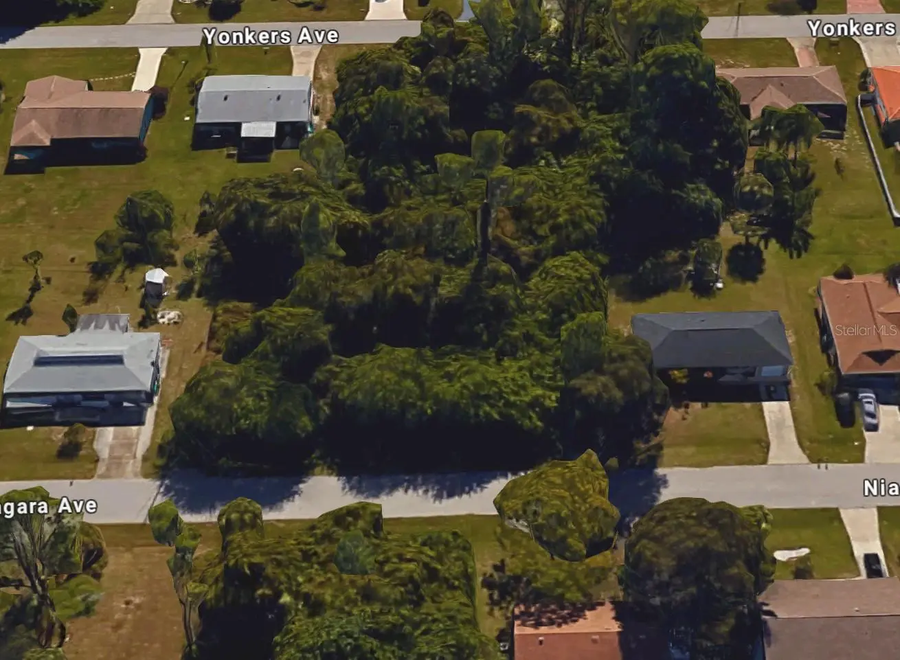 22313 Niagara Avenue, FL