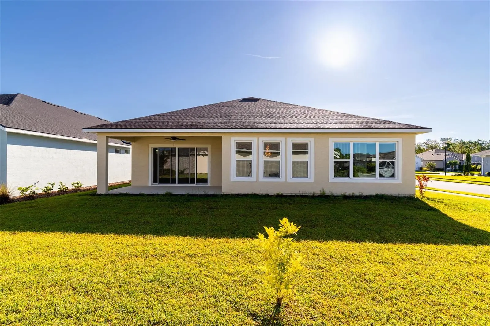 525 Mosaic Boulevard, FL