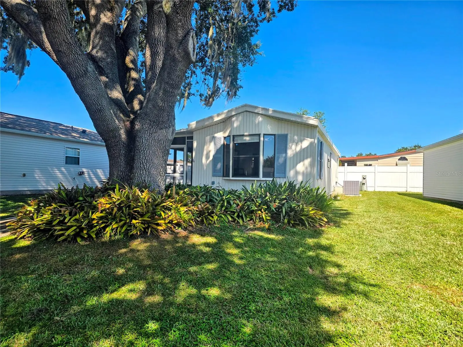 615 Cottage Park Lane, FL
