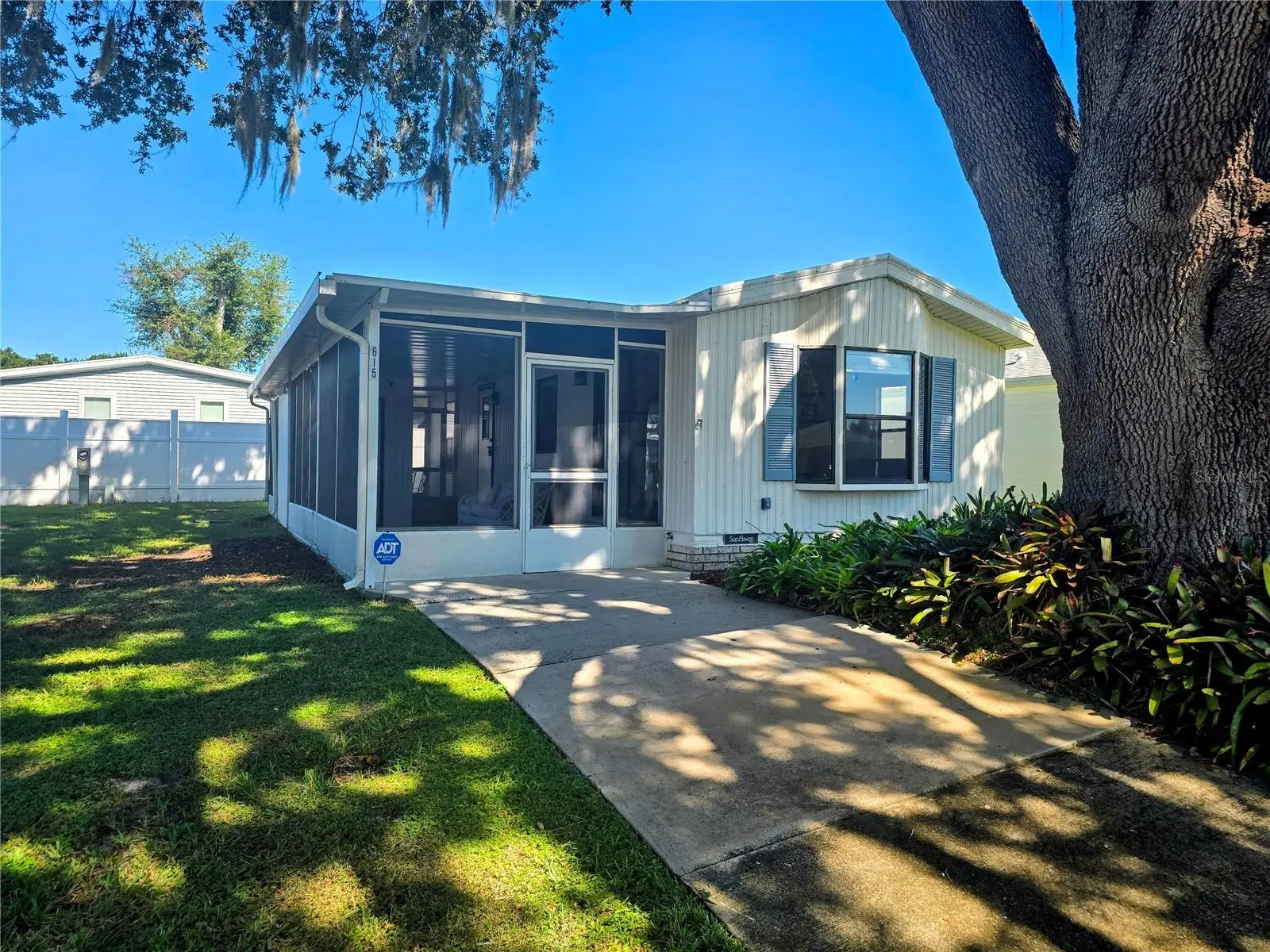 615 Cottage Park Lane, FL