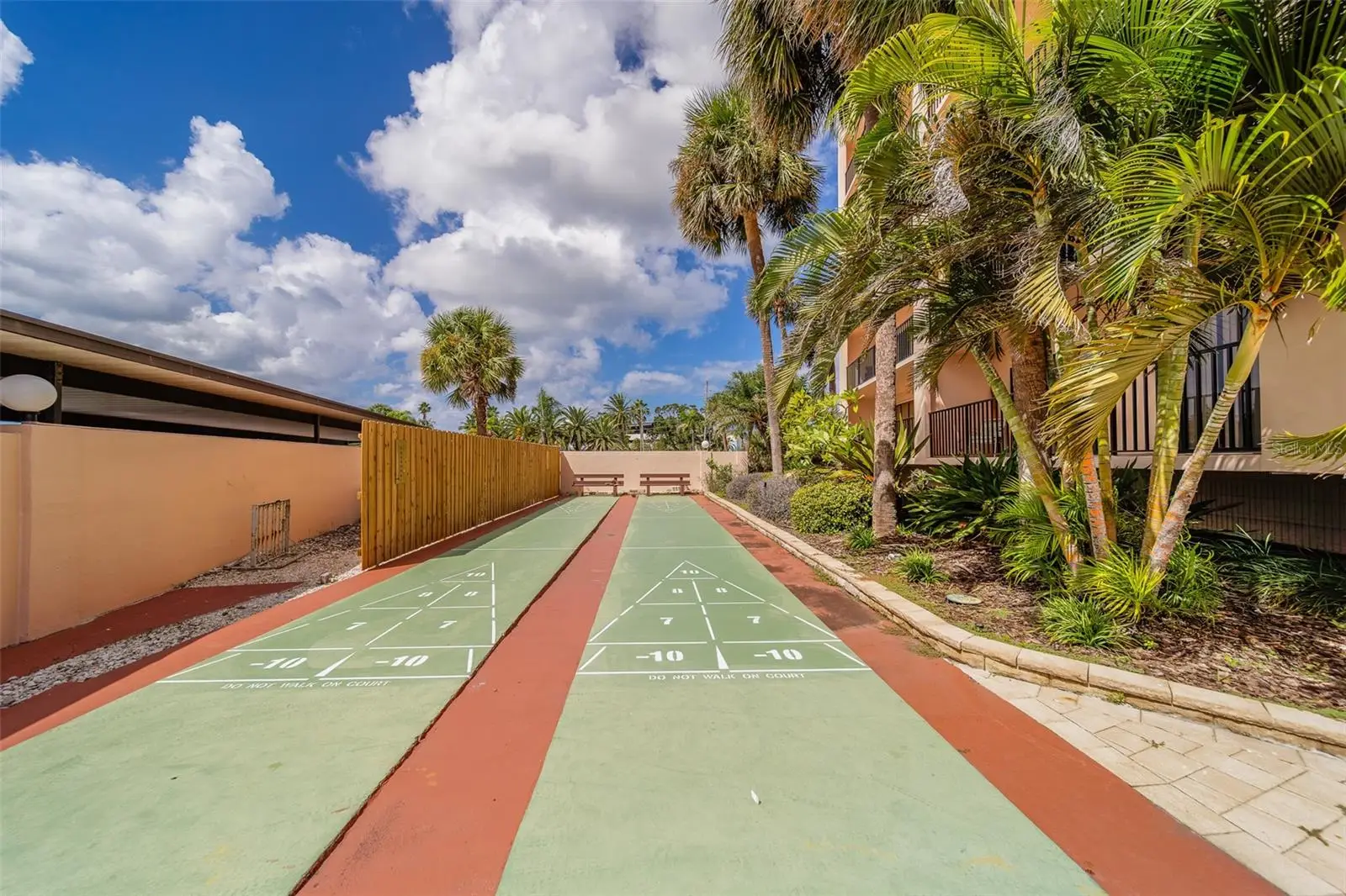 51 Island Way, FL