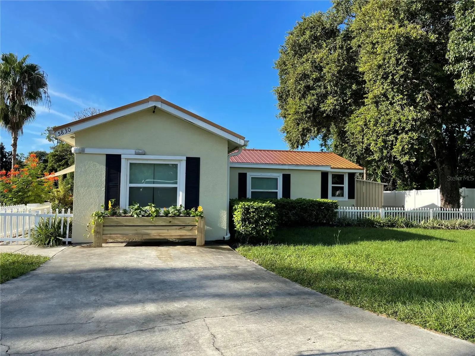 5830 Alligator Lake Shore, FL