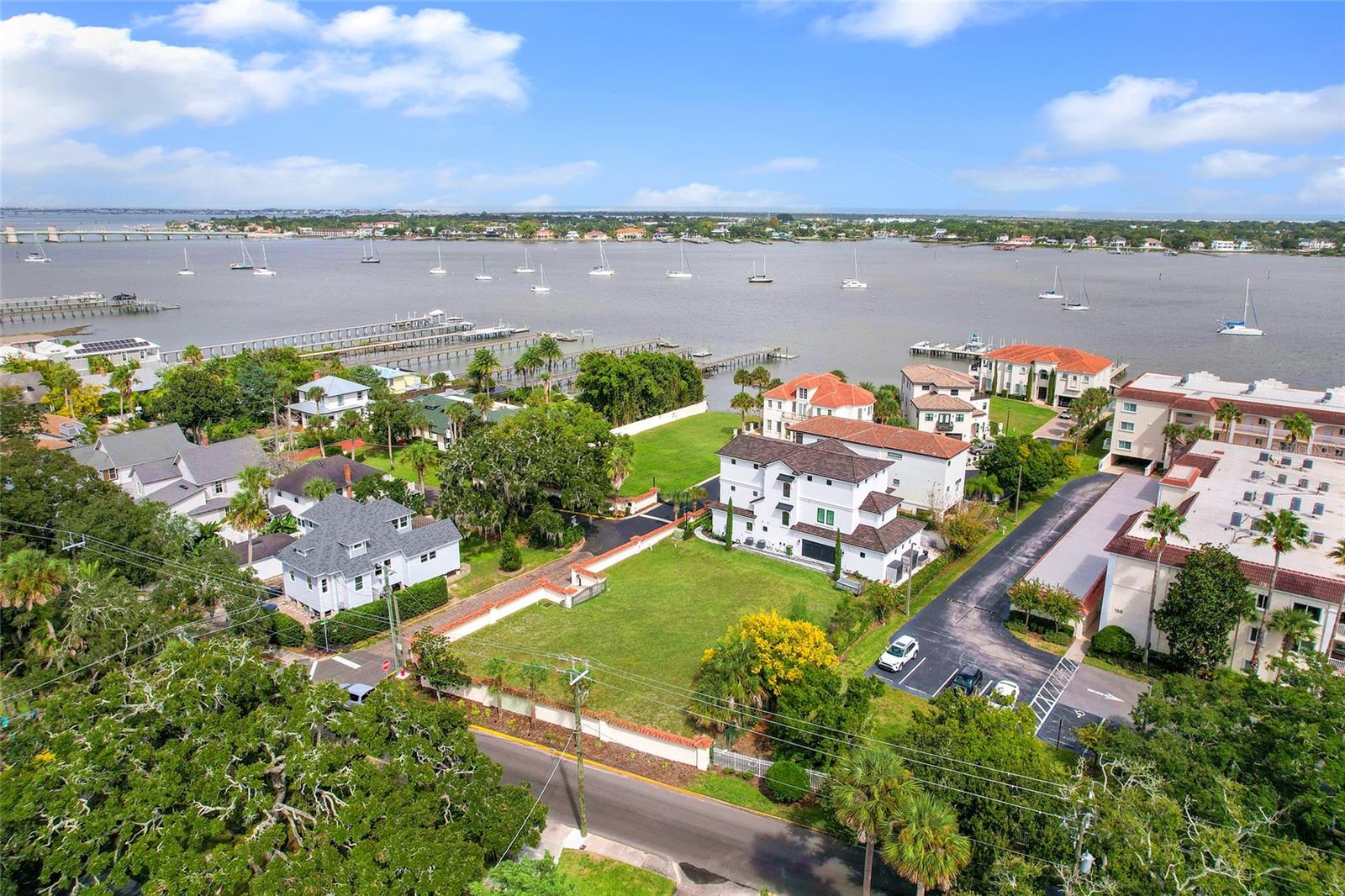 1 South Street, FL