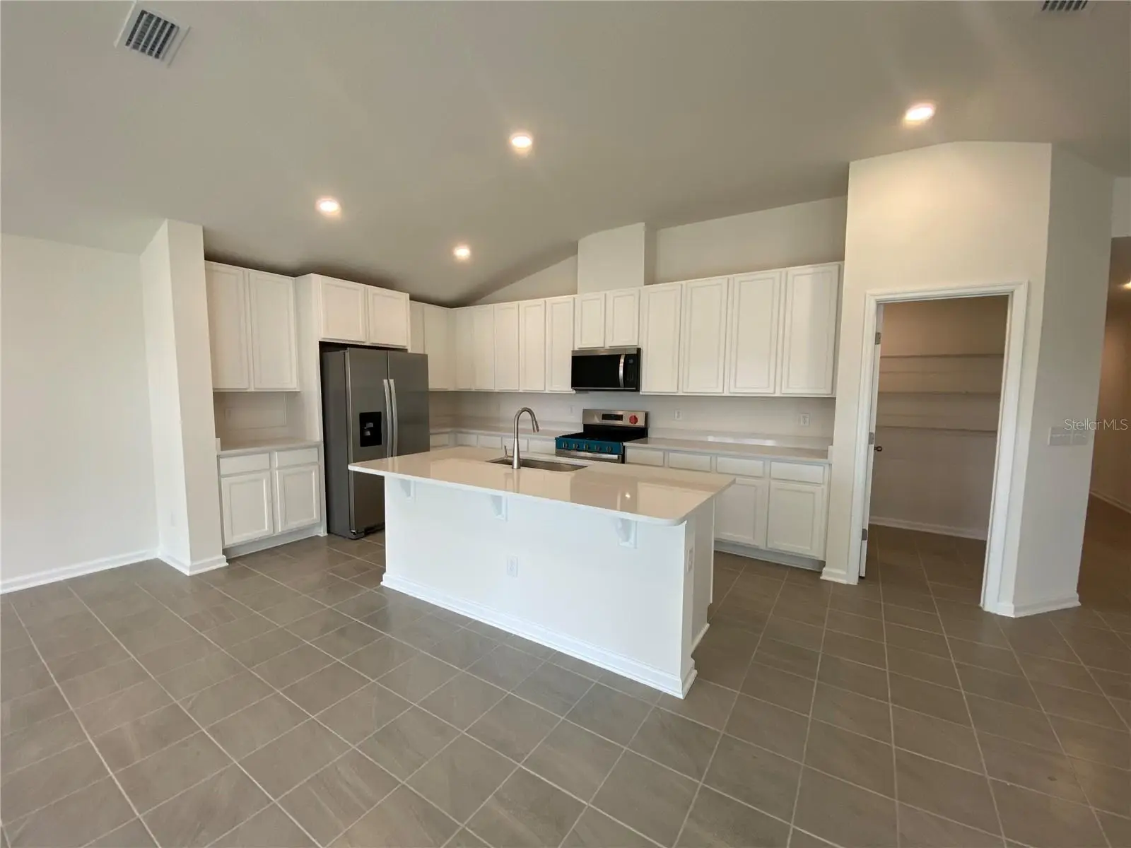 42 Camellia Street, FL