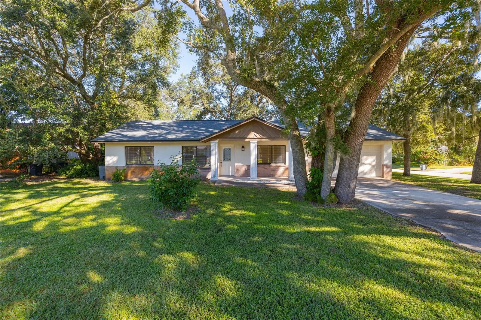 600 English Oaks Drive, FL
