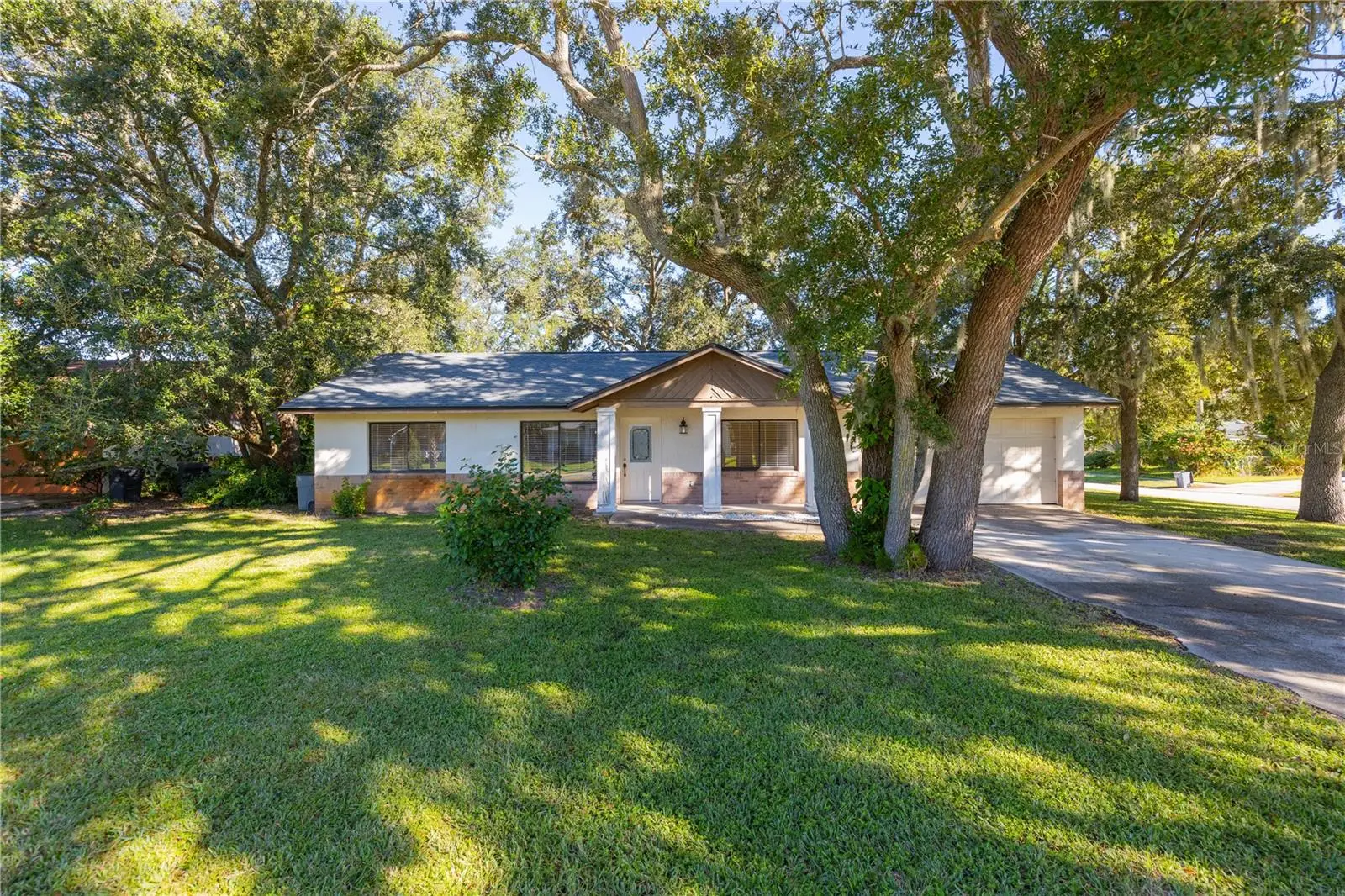 600 English Oaks Drive, FL