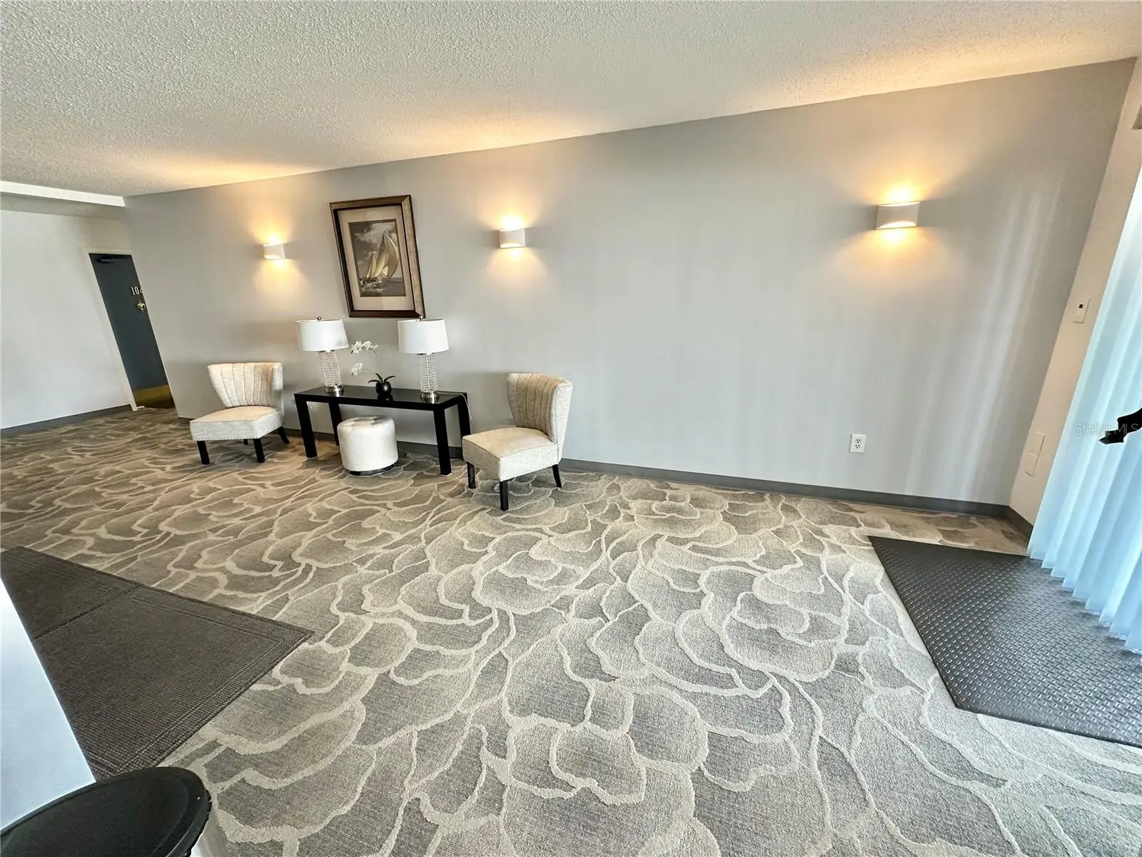 100 Waverly Way, FL