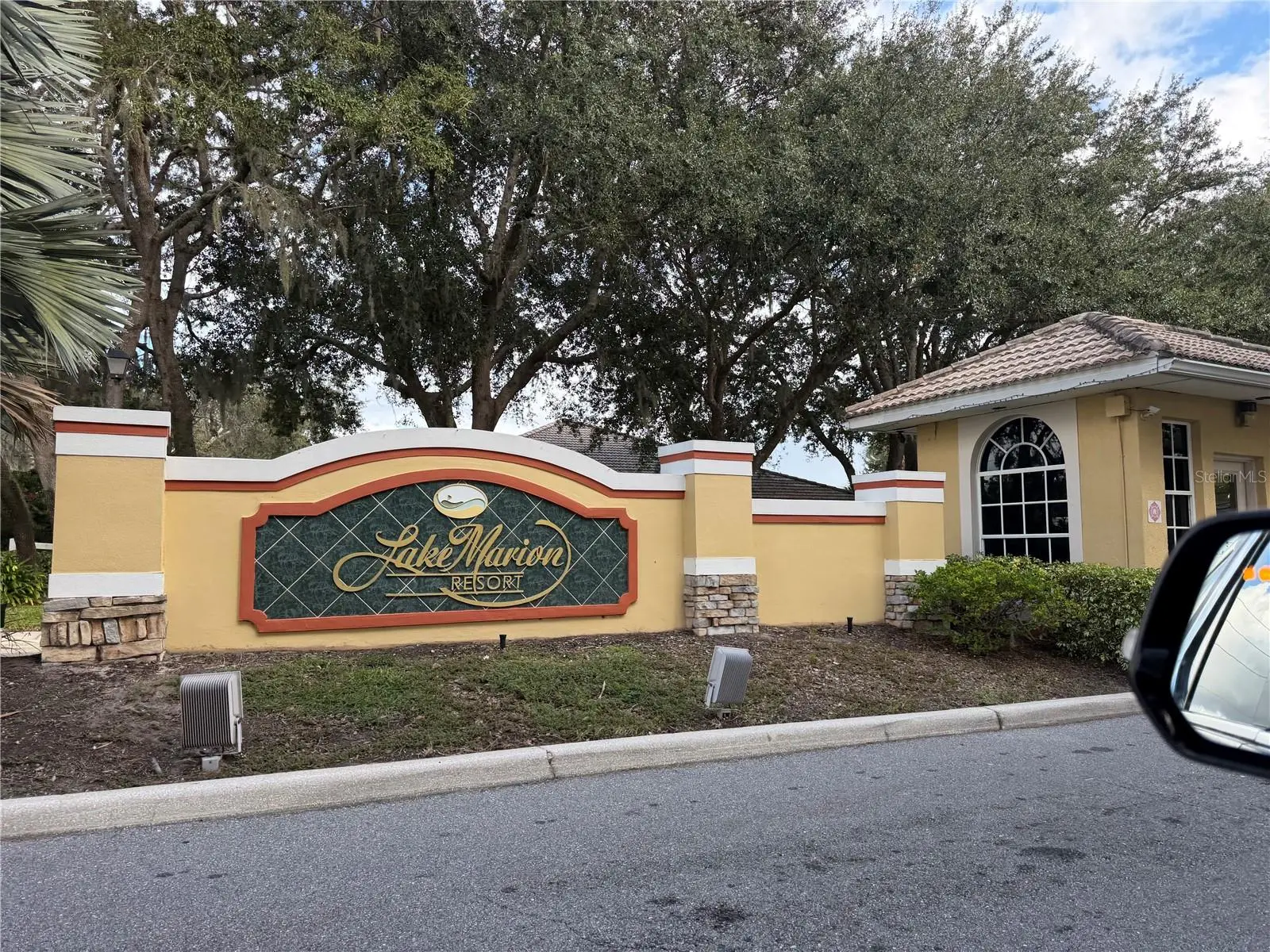 353 Port Pleasant Drive, FL