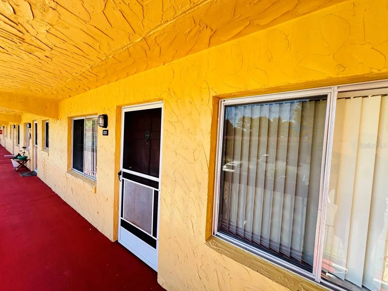 400 El Camino Drive, FL