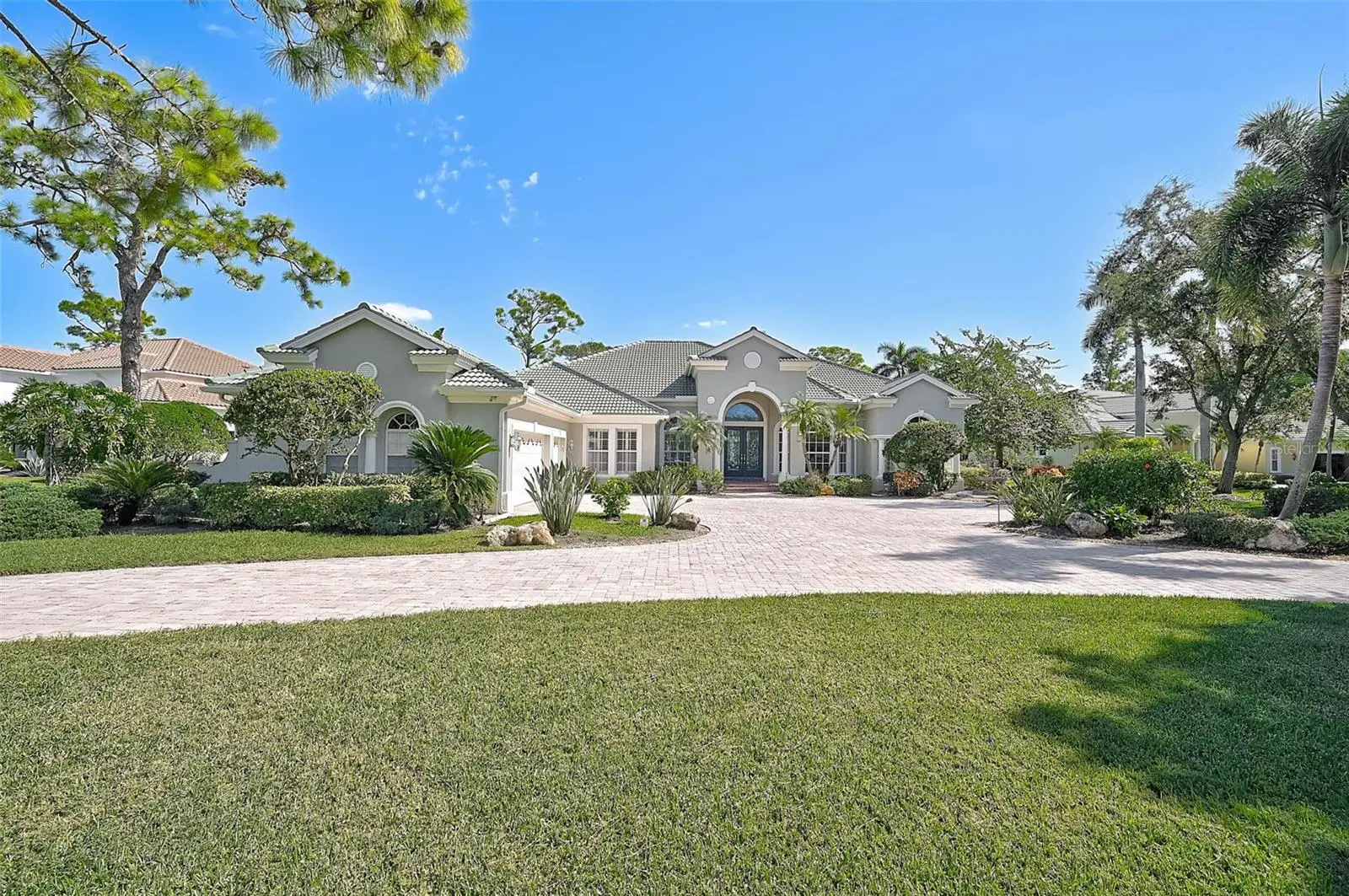538 Dove Pointe Drive, FL