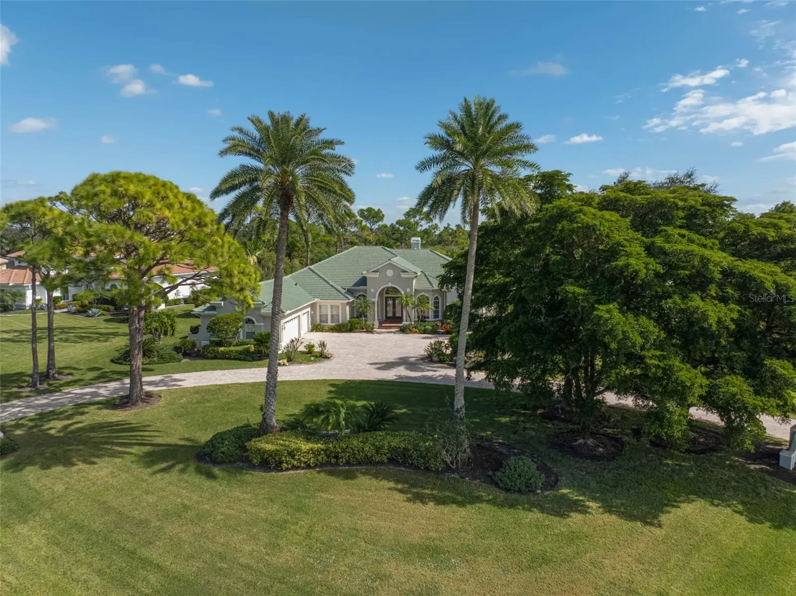 538 Dove Pointe Drive, FL
