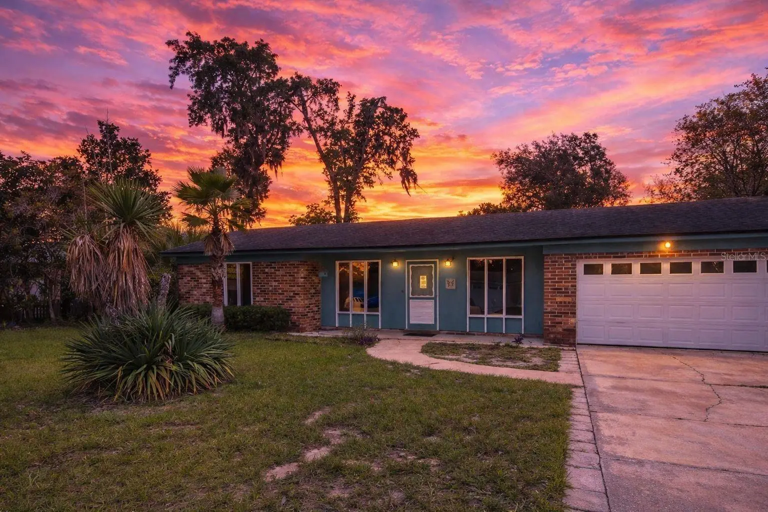 3442 Red Oak Circle, FL
