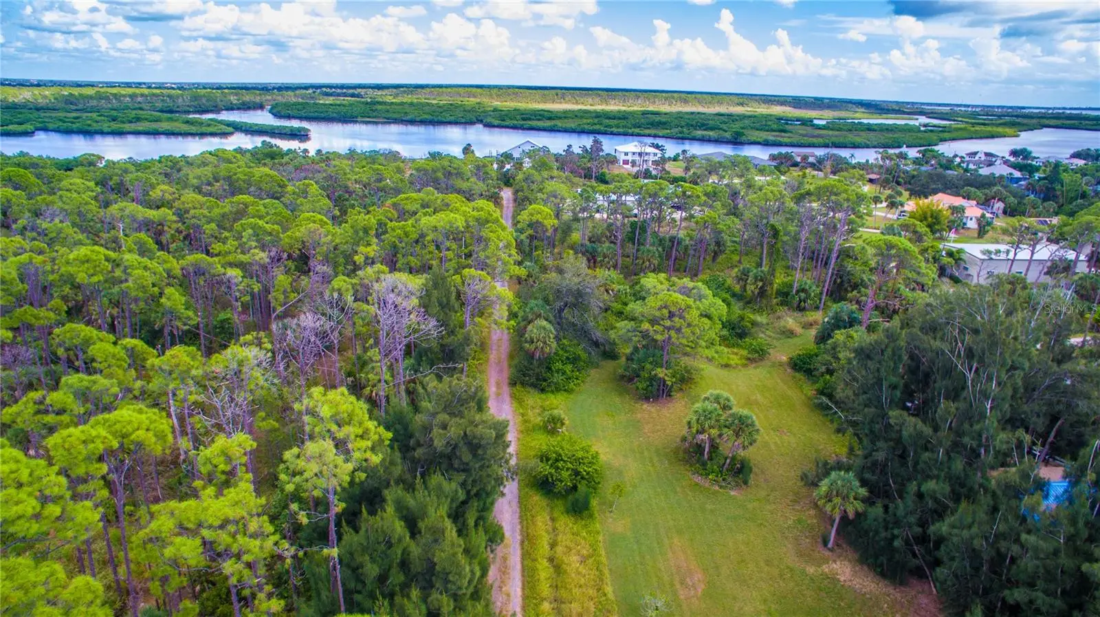 Deer Court, FL