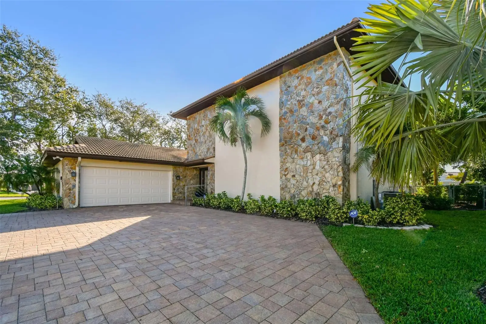 10073 Yacht Club Drive, FL