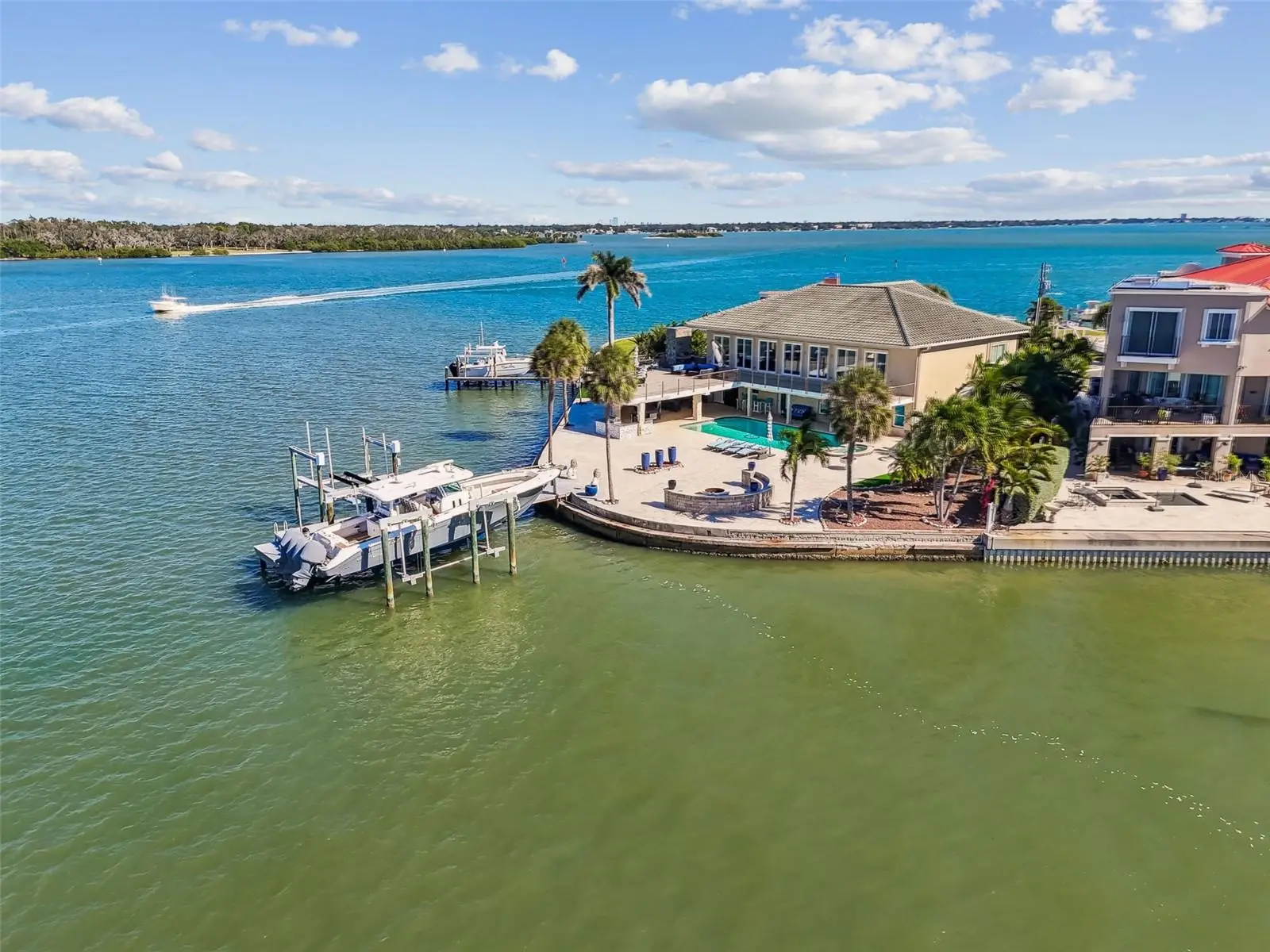 582 Johns Pass Avenue, FL