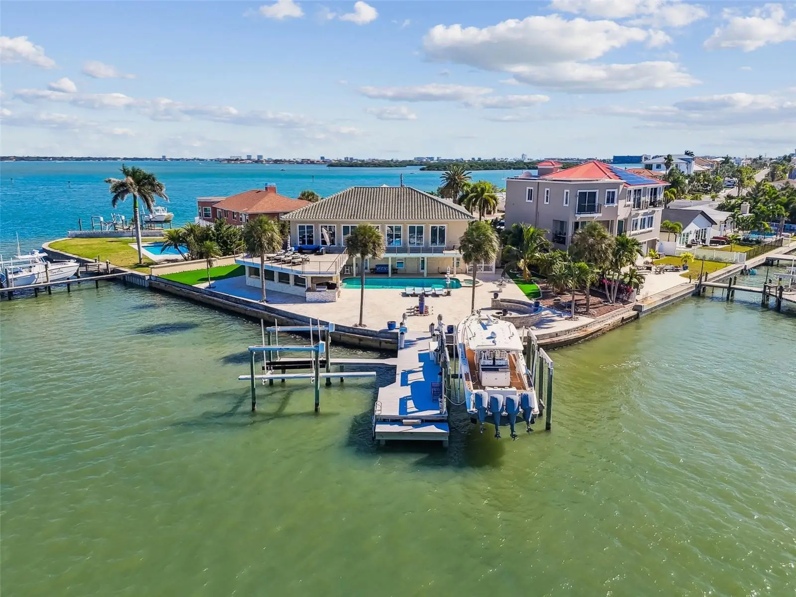 582 Johns Pass Avenue, FL