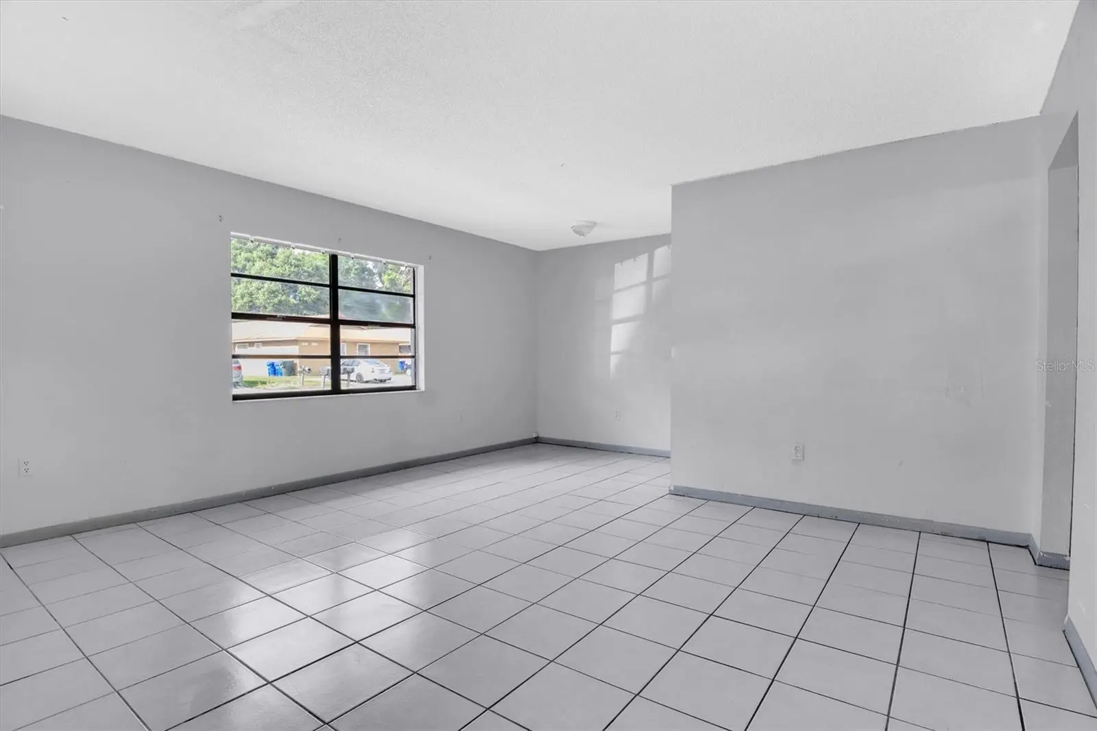 2464 Chestnut Woods Drive, FL