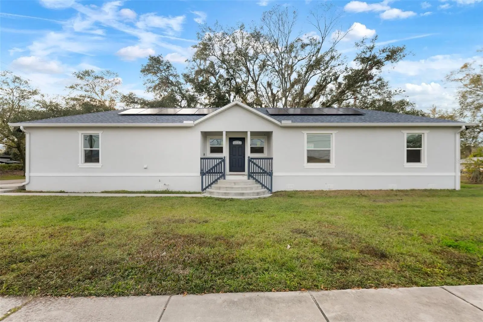 902 Alsobrook Street, FL