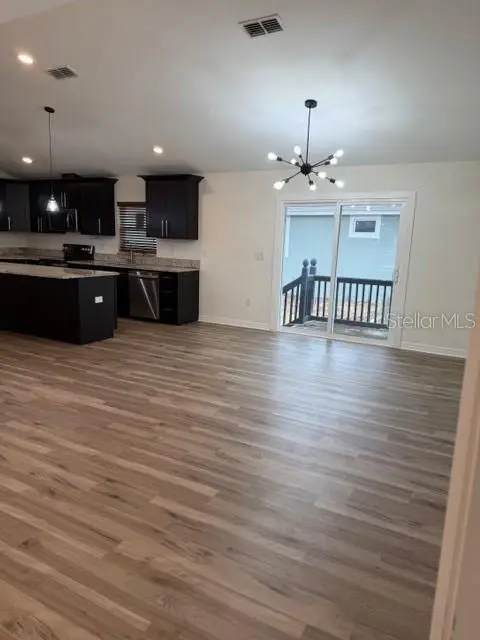 902 Alsobrook Street, FL