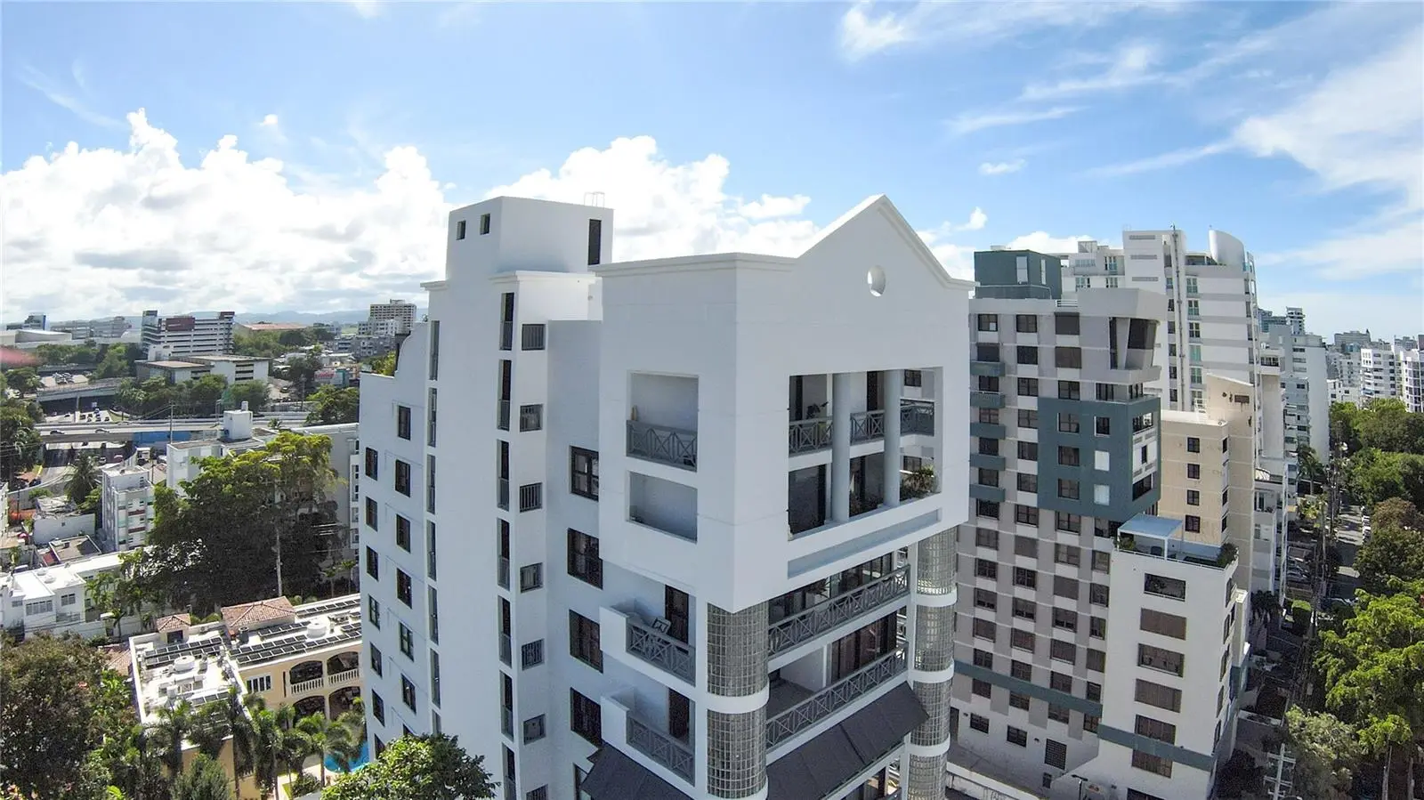 1360 Luchetti Street, Crowne Plaza, PR