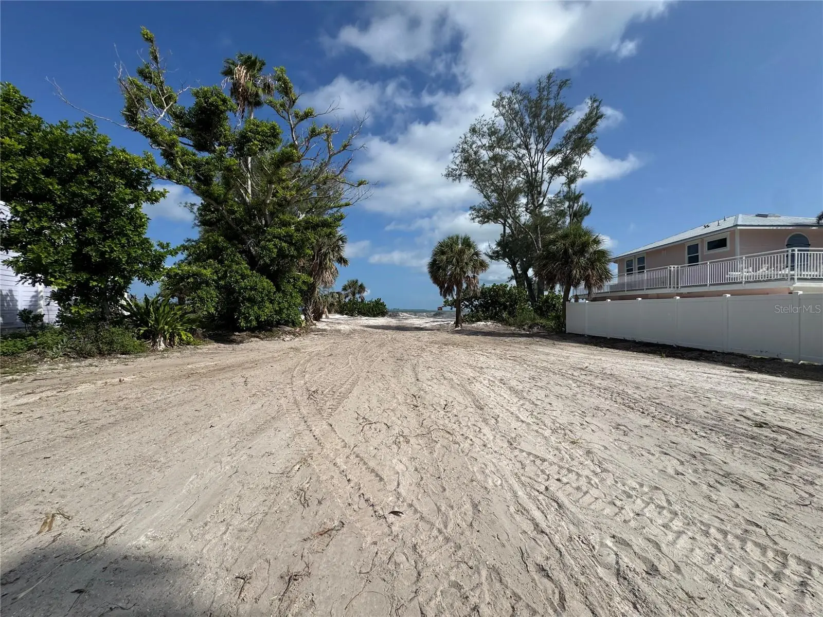 831 North Shore Drive, FL