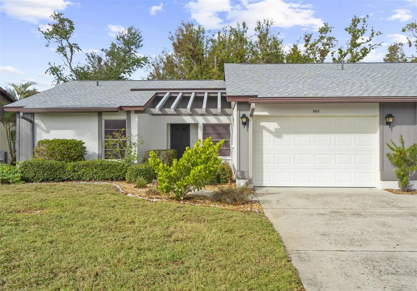 605 Apple Lane, FL