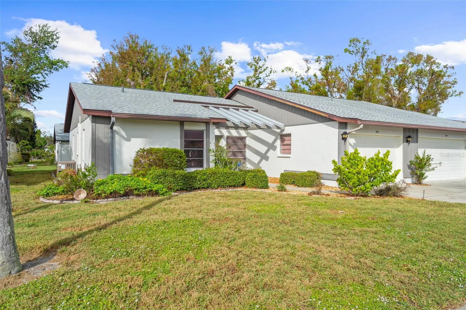 605 Apple Lane, FL