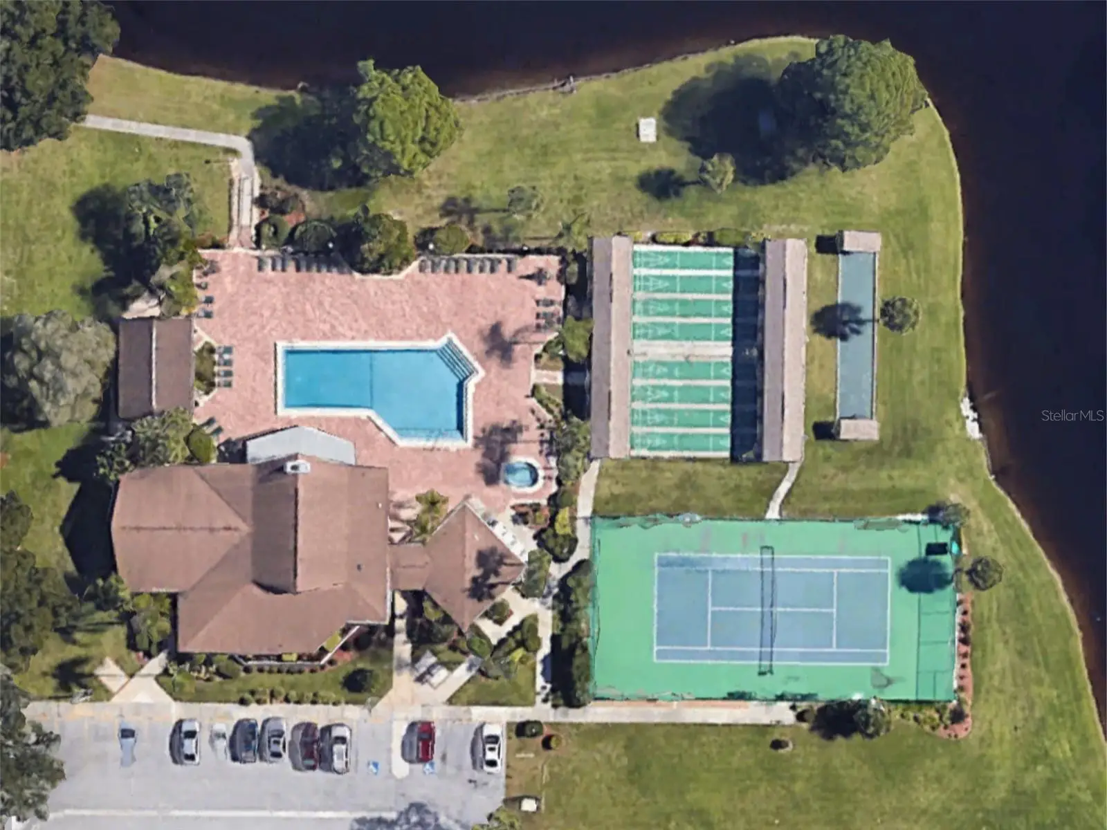 605 Apple Lane, FL