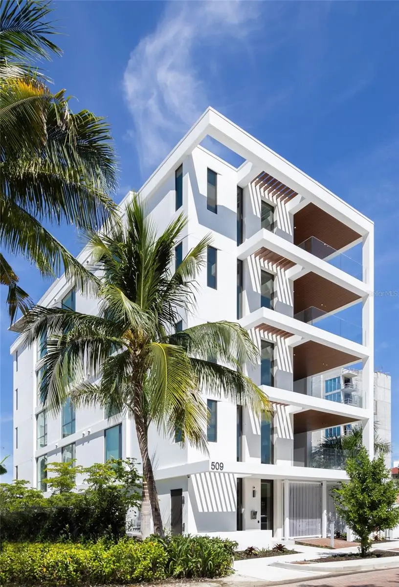 509 Golden Gate Point, FL