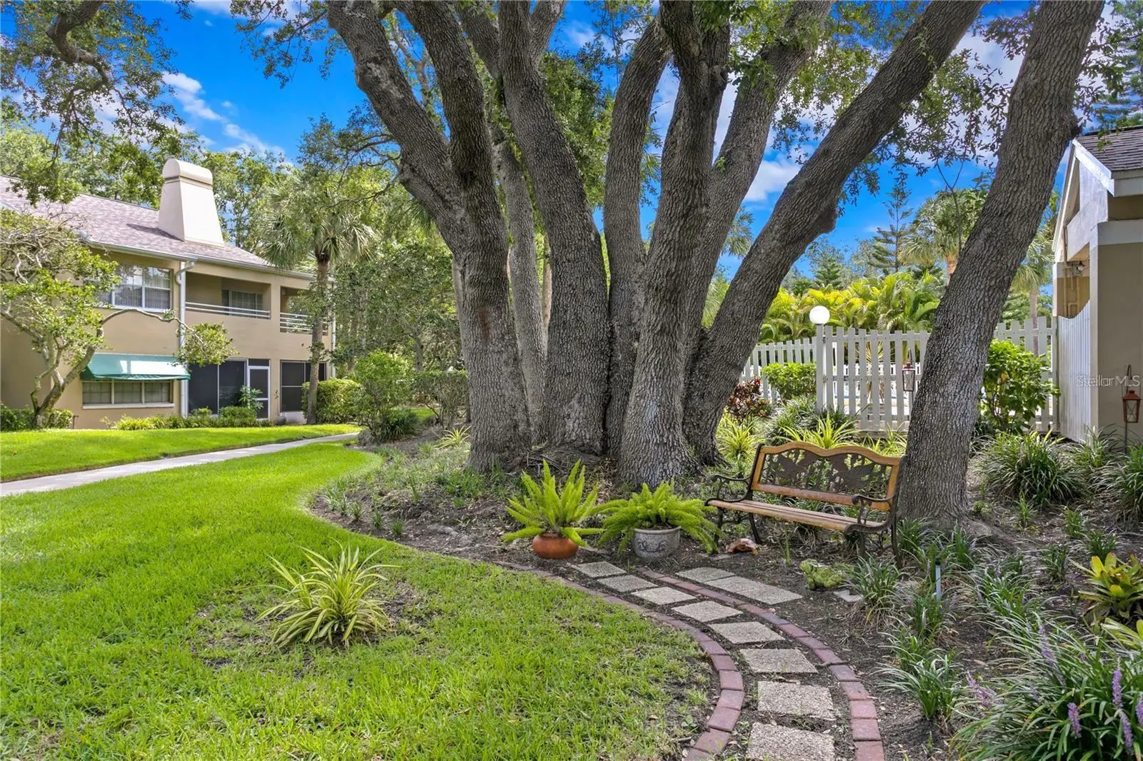 10823 Indian Hills Court, FL