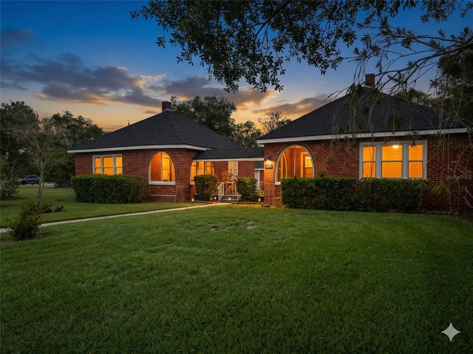 425 Sessoms Avenue, FL