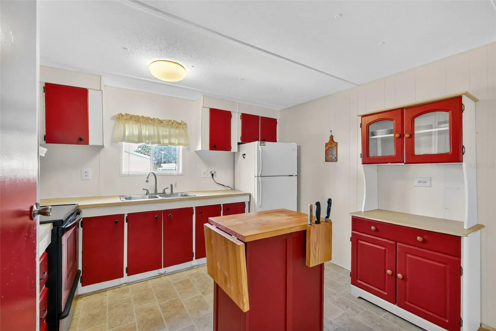 563 Tammi Drive, FL