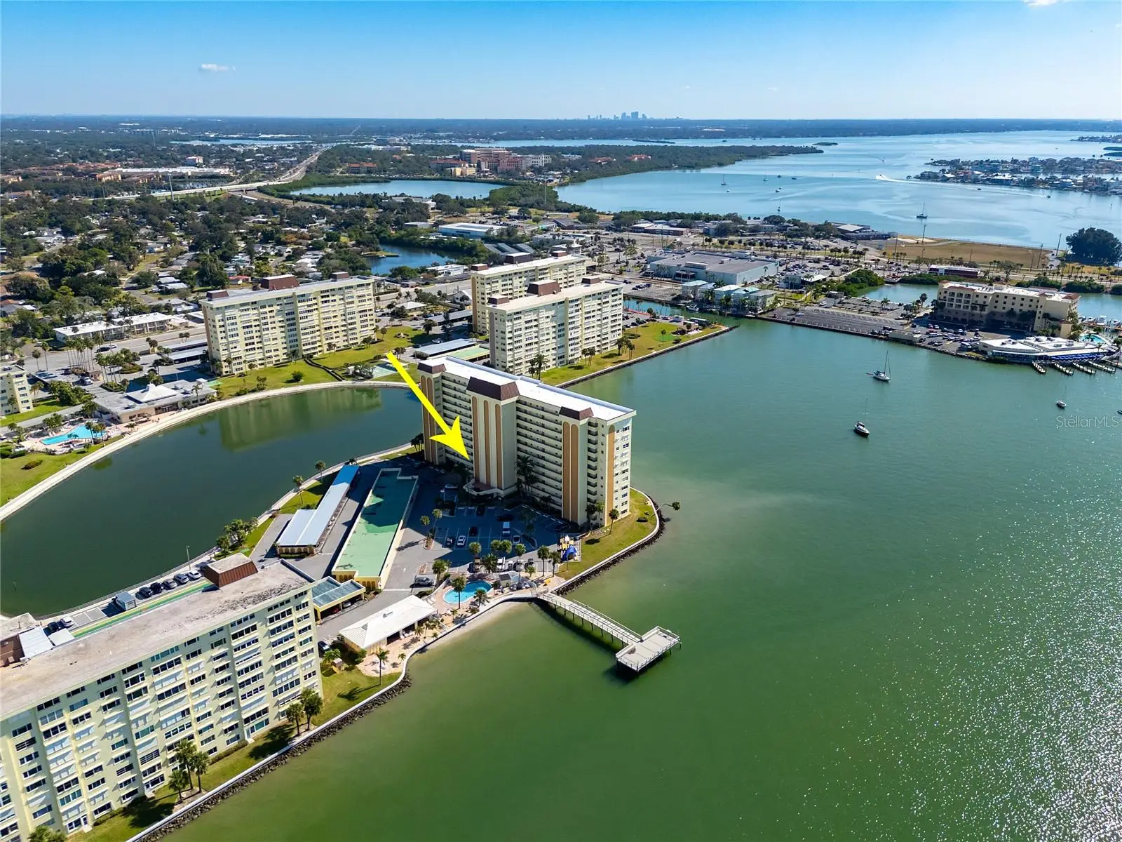 4775 Cove Circle, FL