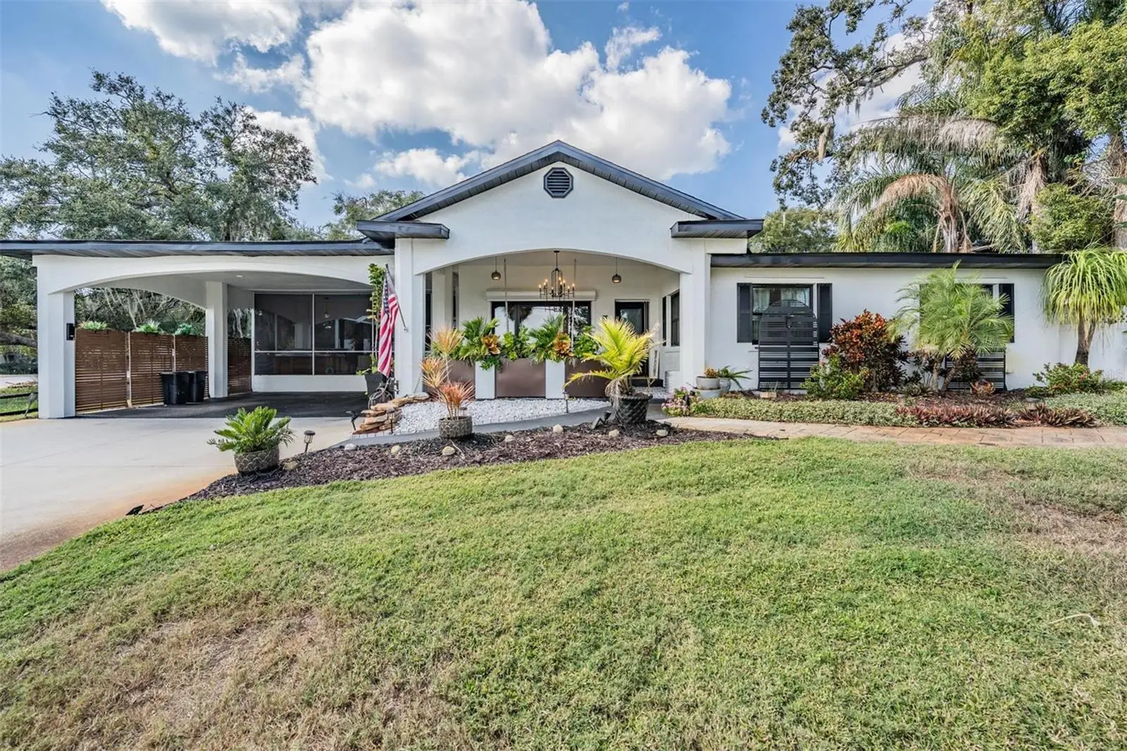 302 Whitcomb Boulevard, FL
