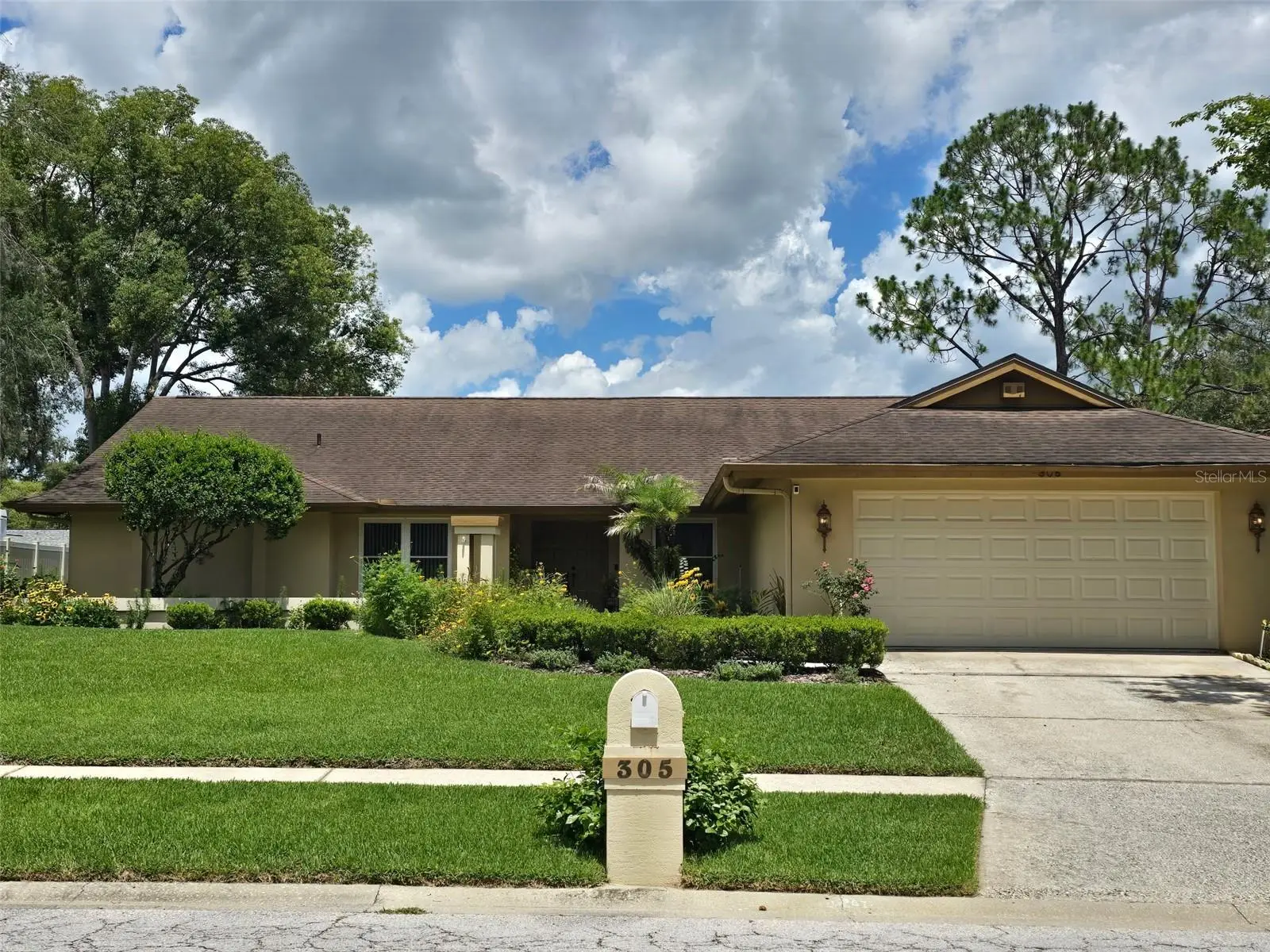 305 Running Horse Road, FL