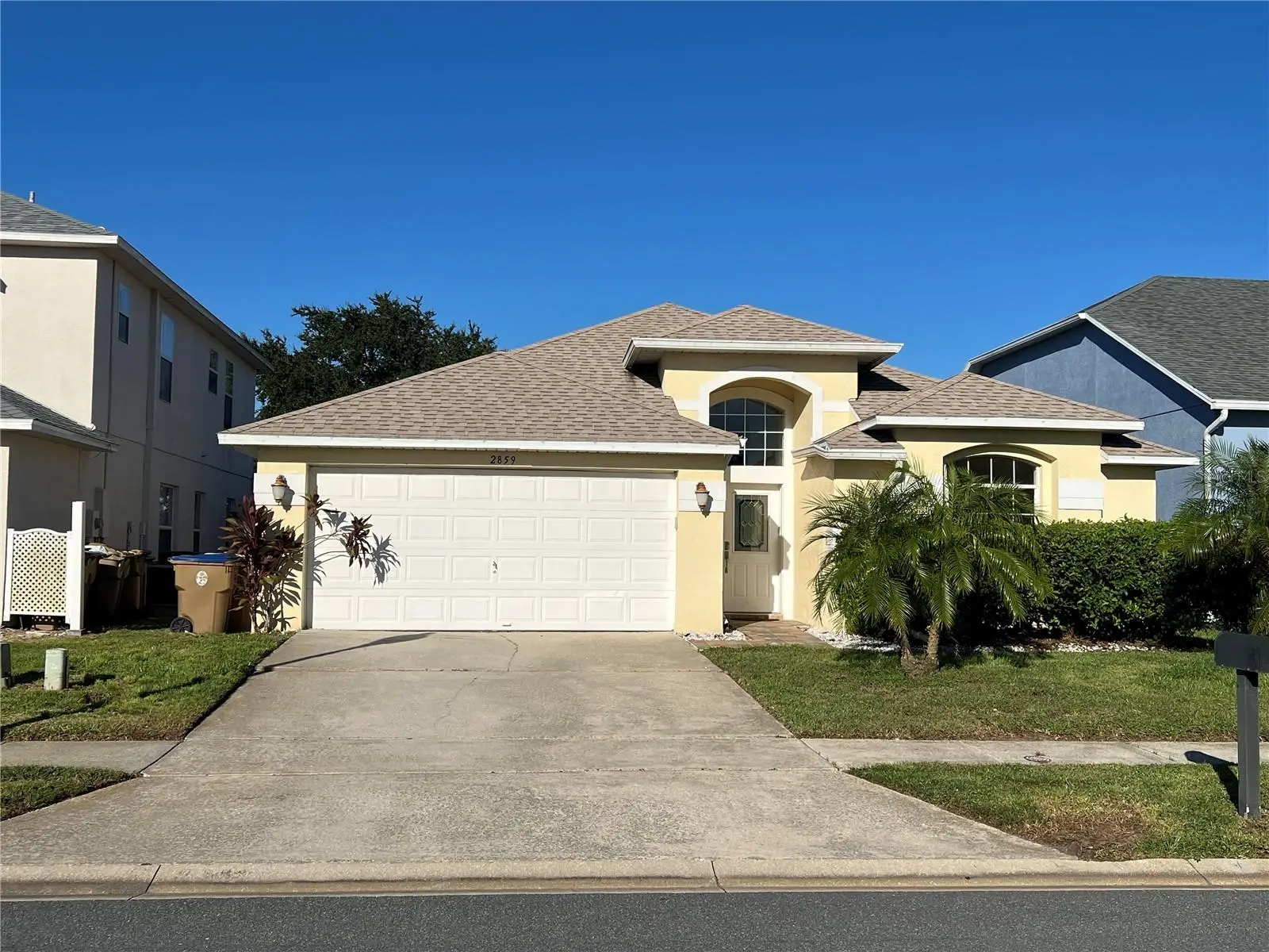 2859 Blooming Alamanda Loop