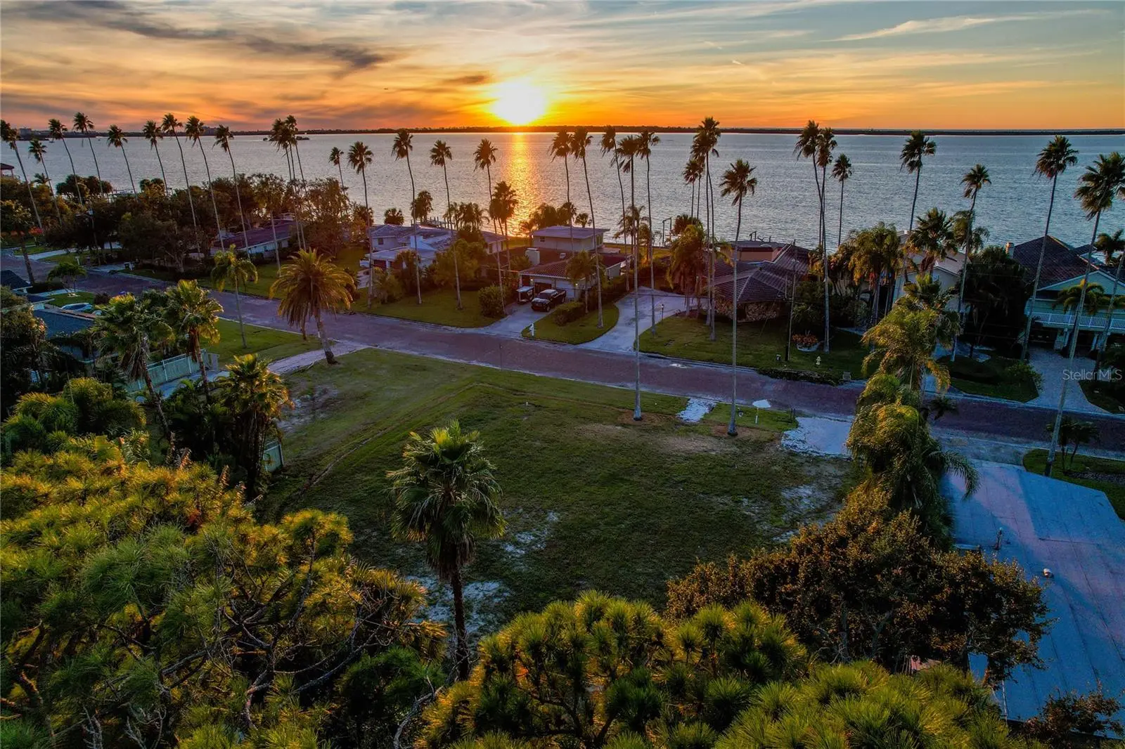 1645 Santa Barbara Drive, FL