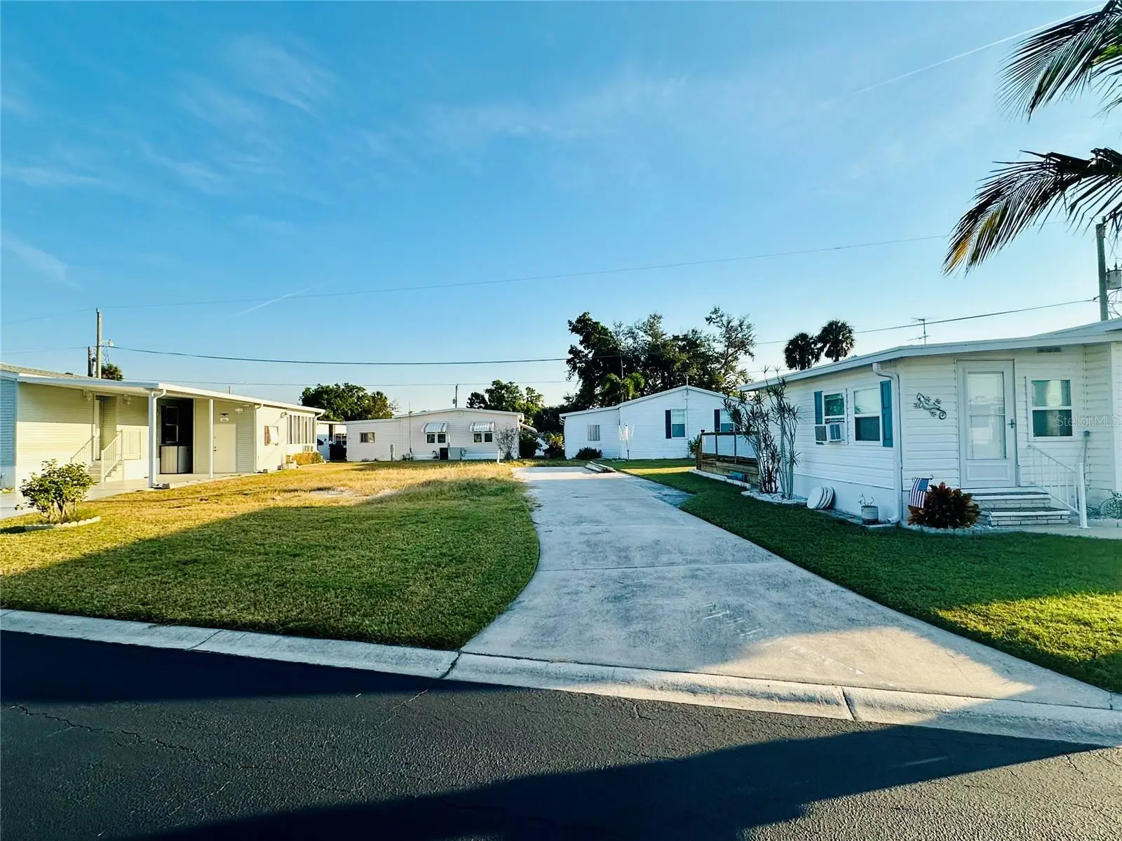 522 Centre Street, FL