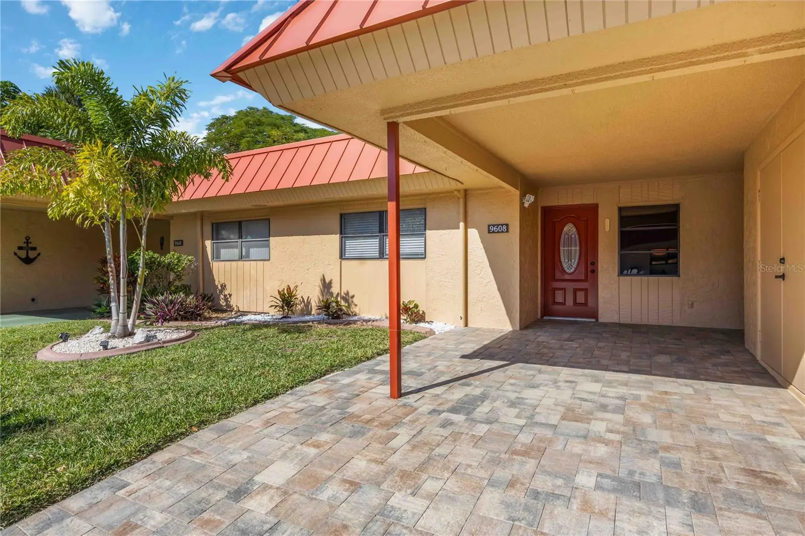9608 Valencia Cove, FL