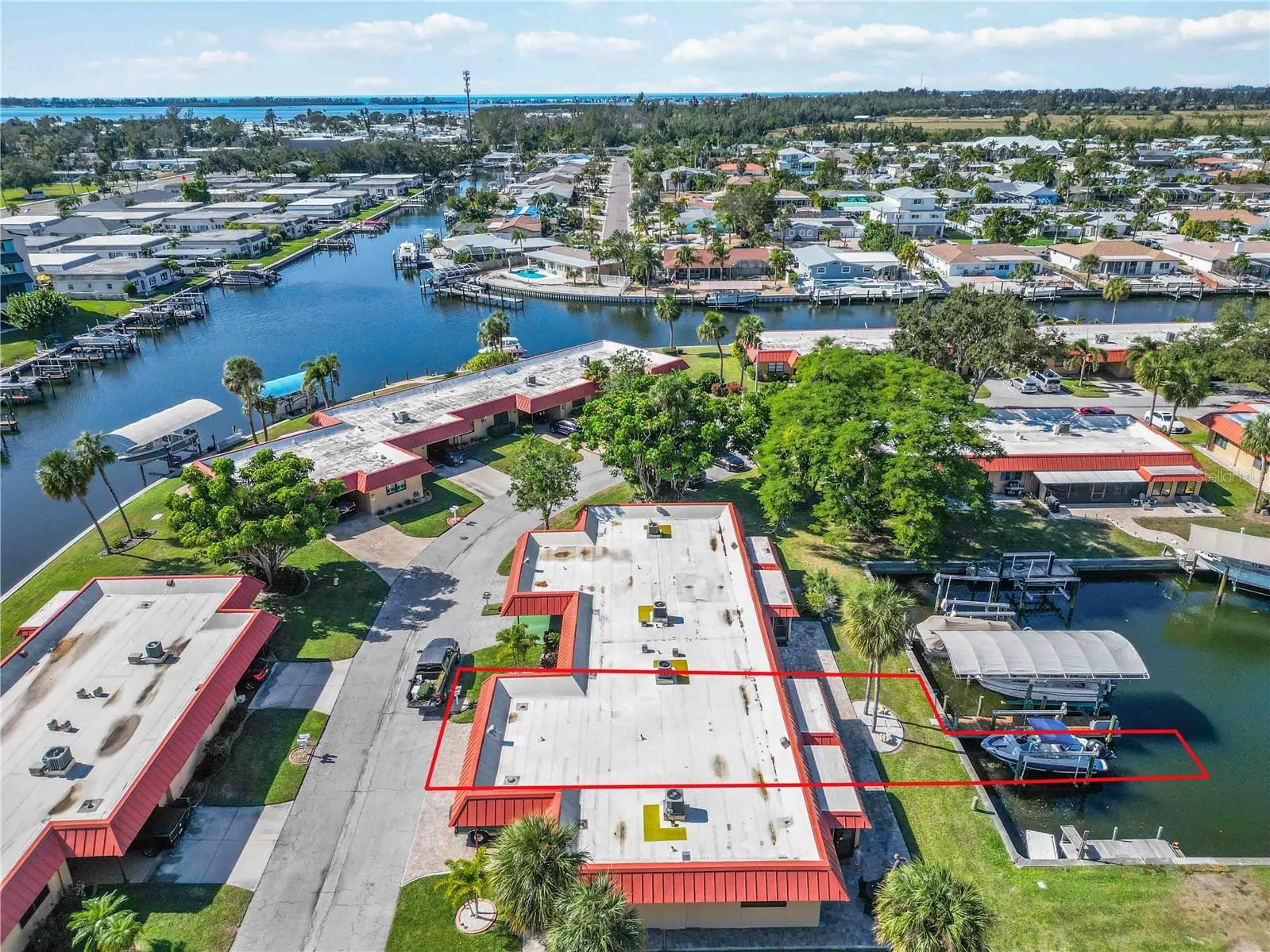 9608 Valencia Cove, FL