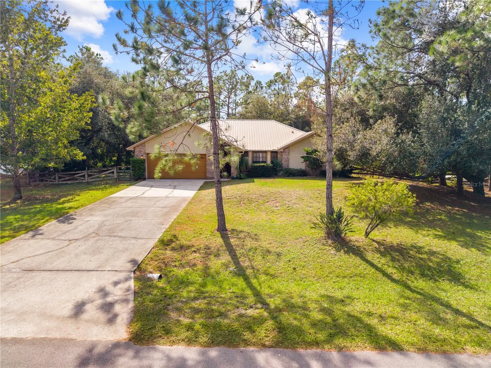 1860 Mustang Court, FL