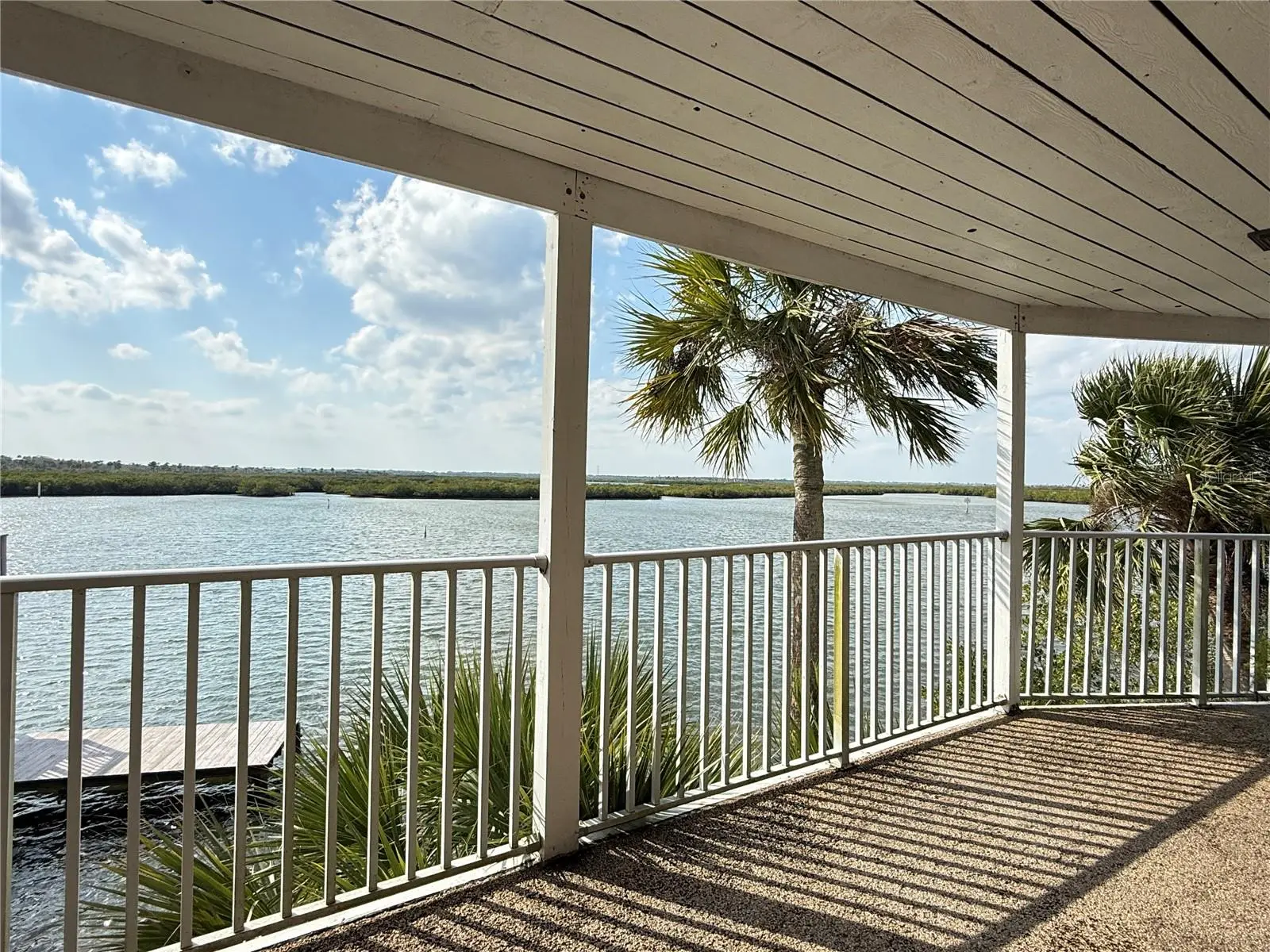 824 Eel Avenue, FL