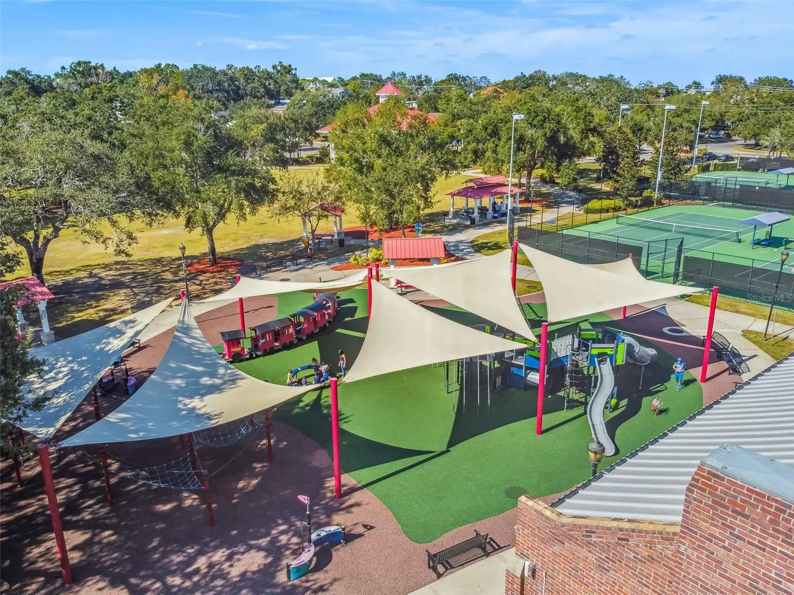518 Ingleside Lane, FL