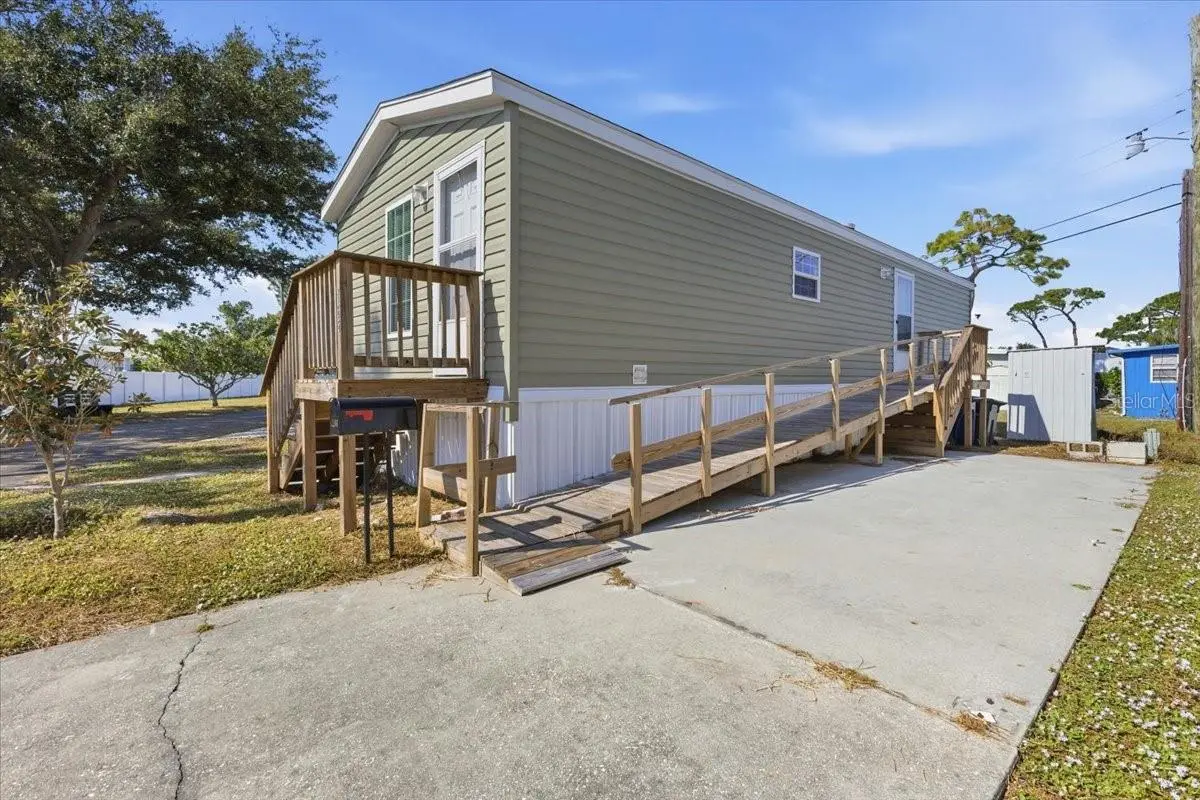 1800 Englewood Road, FL