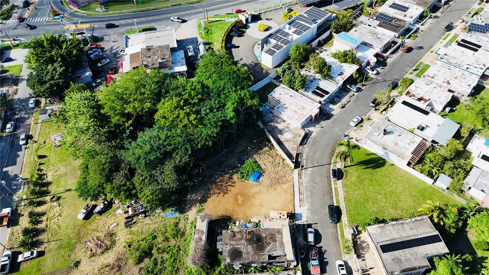 Urb. Jardines De Loiza C-8, PR